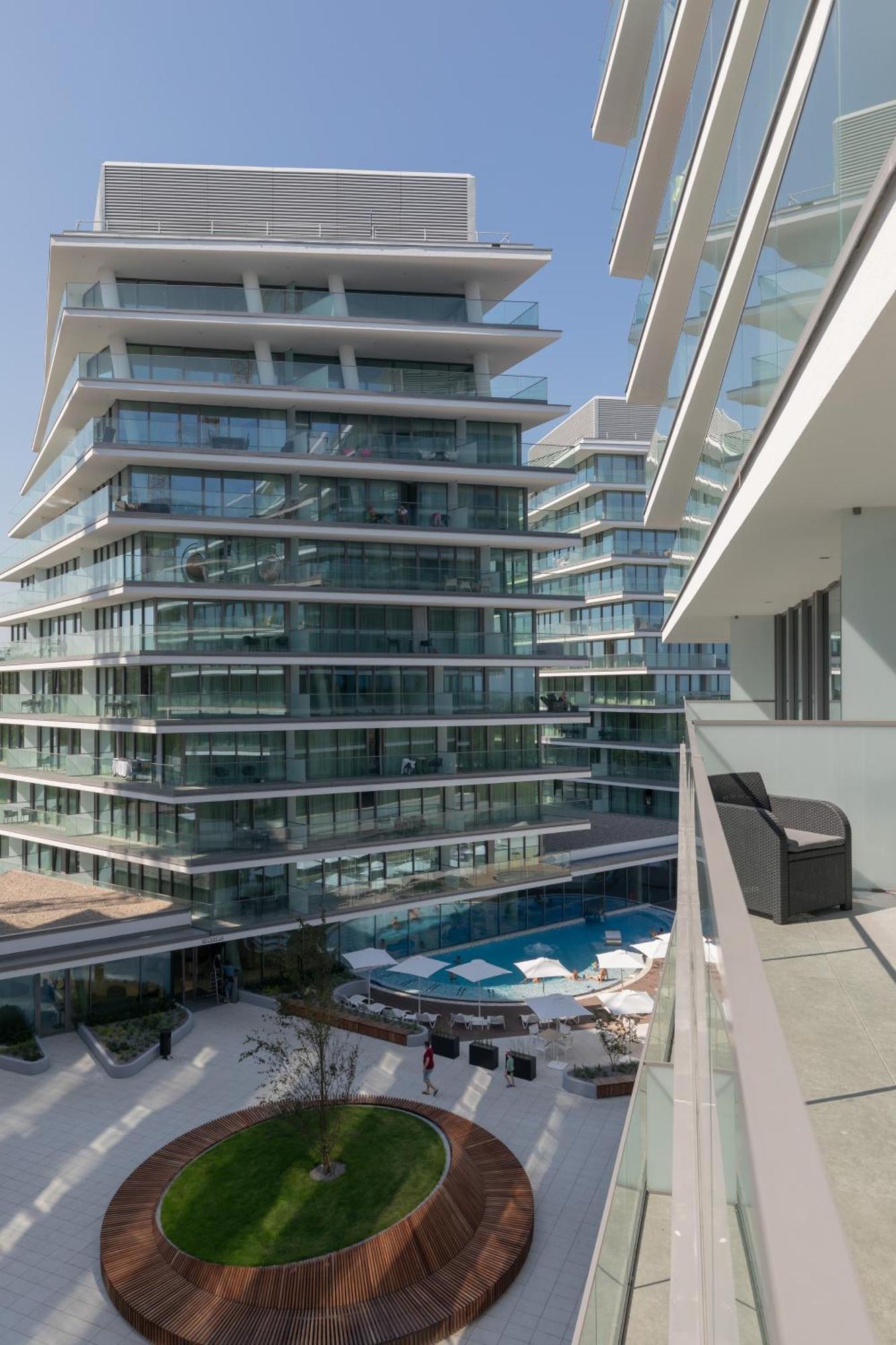 Royallux Apartment Waves Resort & Spa - Sea View From Balcony By Renters Prestige Miedzyzdroje Eksteriør bilde